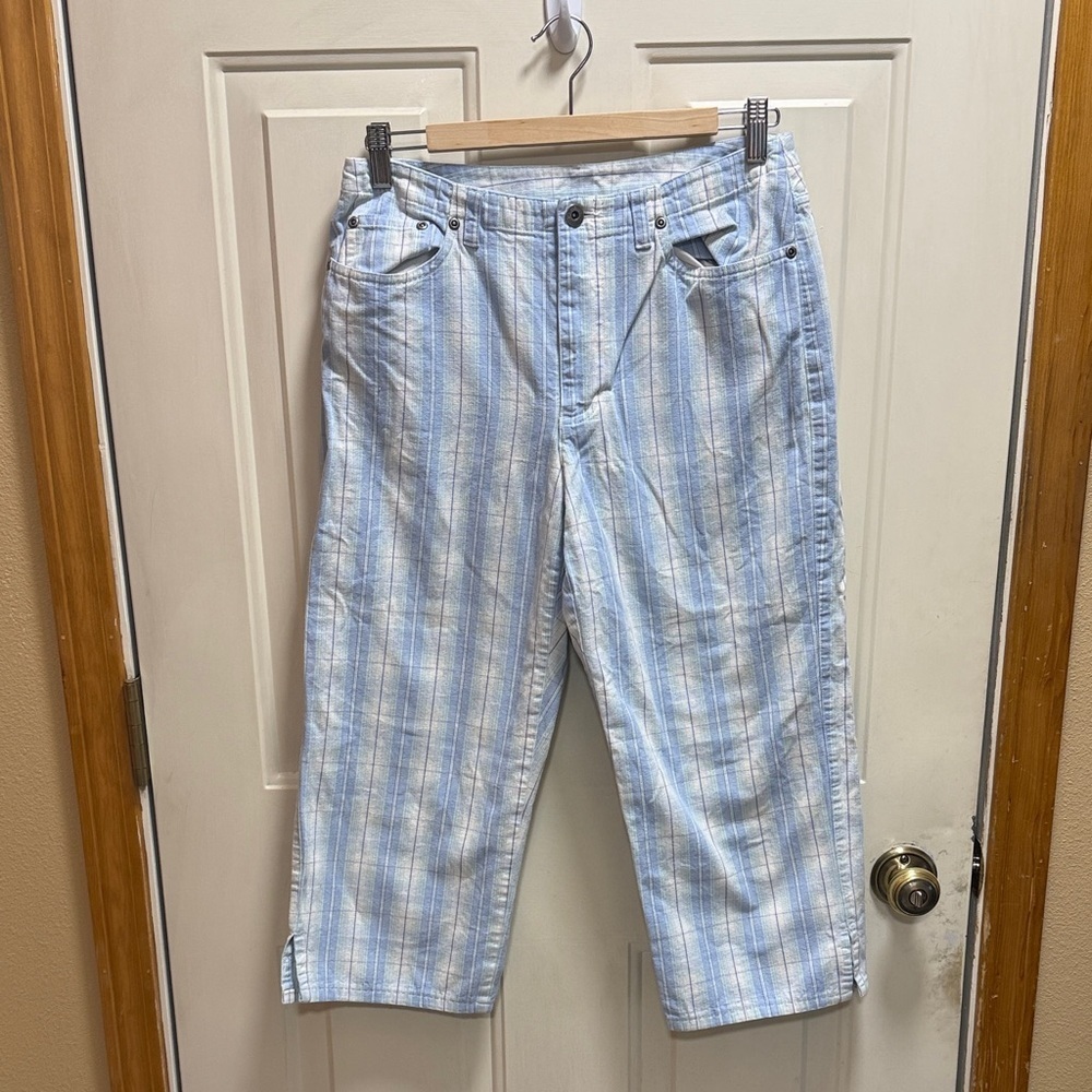 Vintage Liz Claiborne Icy Blue and White Plaid Cropped Capris Pants